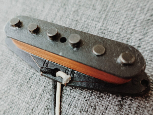 Genesis Pickups "1963 L-Serial" Restoration Grade Pre-CBS Stratocaster® Pickup Set - Image 4